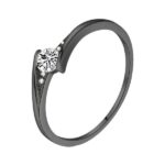 טבעת זהב אלגנטית עם עיצוב מחויבות יוקרתי.