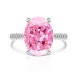 טבעת יהלום Ice Bloom בעיצוב מרהיב עם פר blossoms קריסטליים.