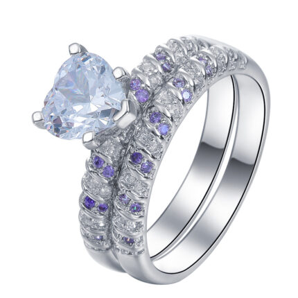 טבעת זירקוניה מבריקה בעיצוב אלגנטי, מתאימה לכל חגיגה.