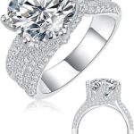 טבעת הבטחה עשויה מואיסנייט Timeless בעיצוב יוקרתי ונשי.