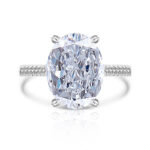 טבעת יהלום Ice Bloom עם עיצוב מעודן ונוצץ, מתאימה לכל אירוע.