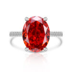 טבעת יהלום Ice Bloom בעיצוב אלגנטי עם פרחים, מתאימה לאירועים מיוחדים.